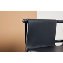 Bjäre tugitool 60x61x78 cm - Metallraam / Must PU