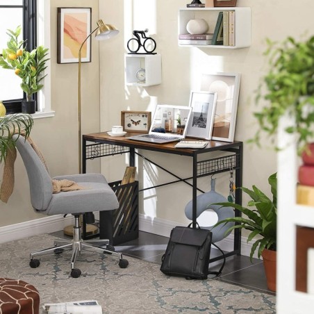 Puidust metallraamiga arvutilaud