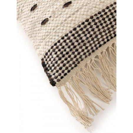 Padjakate Bahati must/valge 45x45 cm | FreshDesign.ee