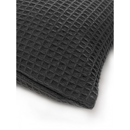 Padjakate Amalia Tumehall 45x45 cm | FreshDesign.ee