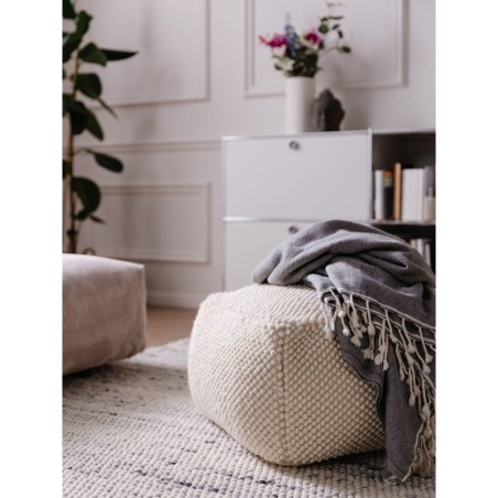 Käsitööna valminud Wool tumba Beads Cream 55x55x30 cm