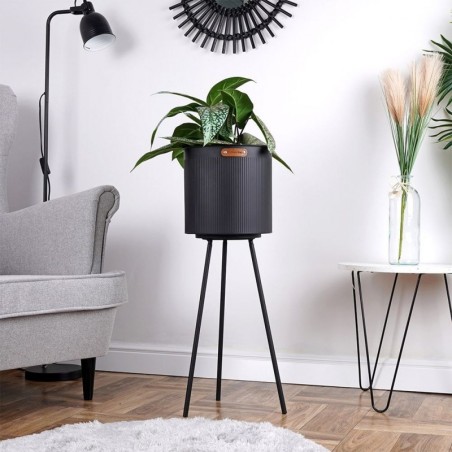 Lillepott jalgadel, metall, must, 25,5x73 cm | FreshDesign.ee