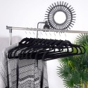 Mustad pöörlevad riidepuud 10 tk. | FreshDesign.ee
