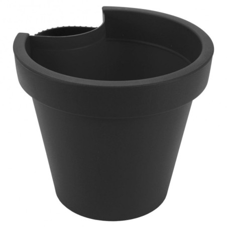 Mustast plastikust vihmaveerenni ripplille... | FreshDesign.ee