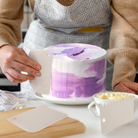 Kolme kondiitrilabida komplekt