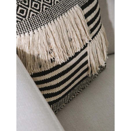 Padja kate Deja must/Valge 45x45 cm | FreshDesign.ee