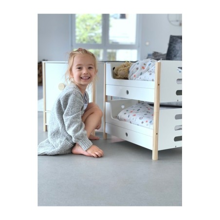 Puidust nukunarivoodi panipaikade ja redeliga – Skandinaavia stiil