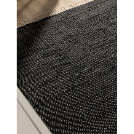 Taaskasutatud materjalist vaip Tom Black 80x150 cm