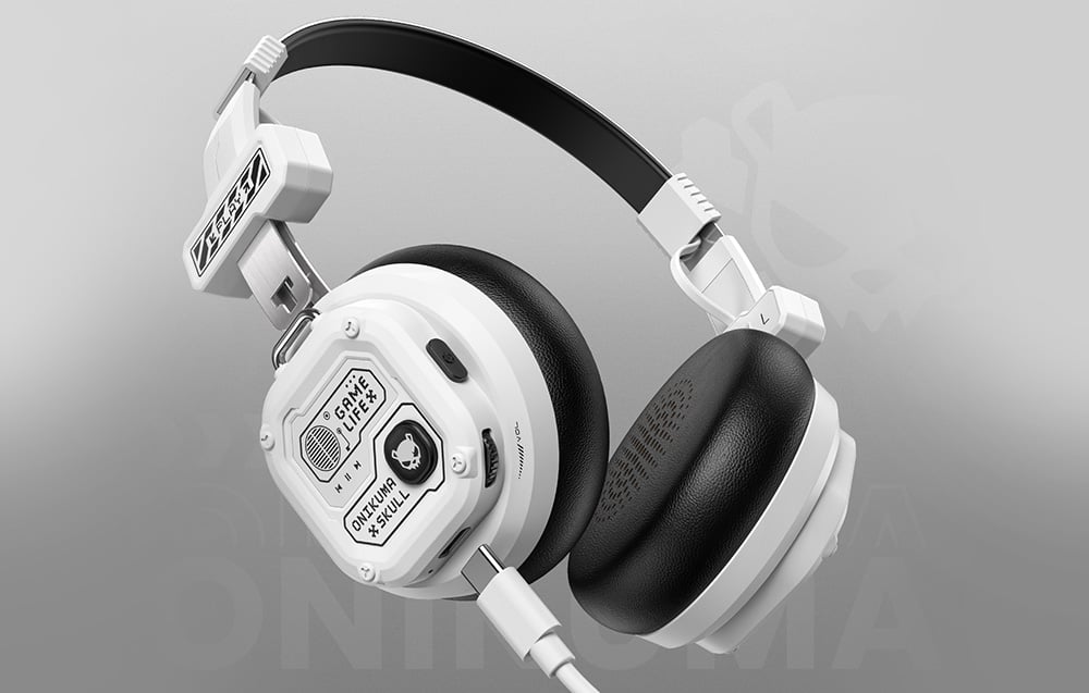 USB cable connected to Onikuma headphones