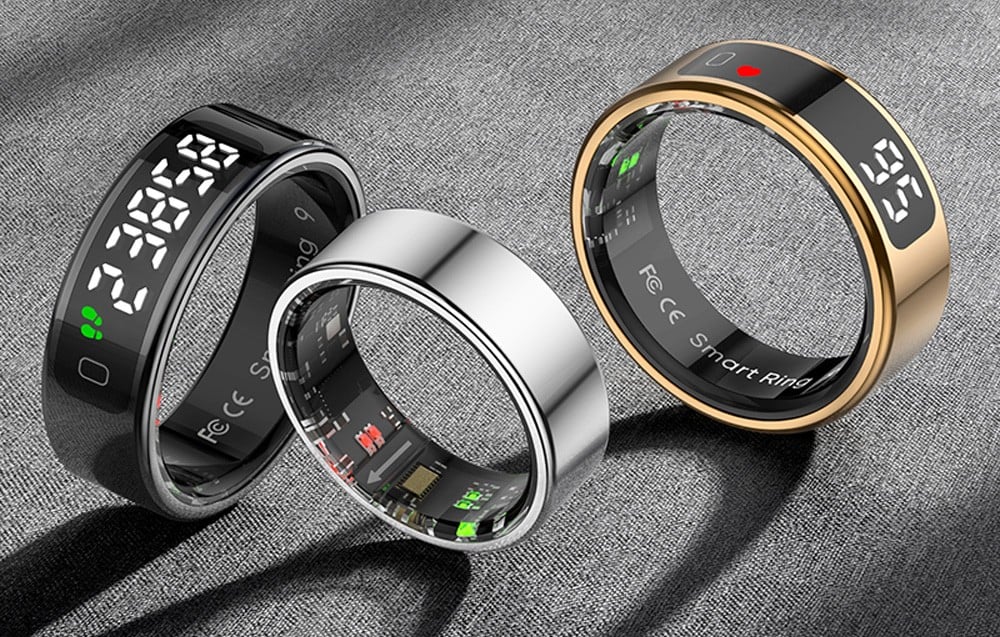 3 smartring on gray background.