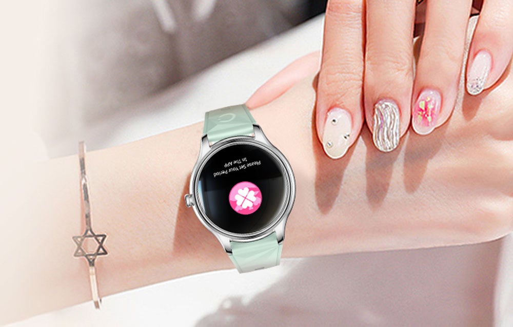 A woman drinking coffee, next to an enlarged smartwatch screen with a calendar and a menstrual cycle monitoring notification.