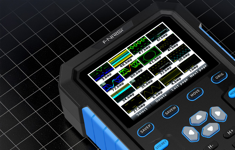 Oscilloscope screen showing a grid with recorded signal waveforms