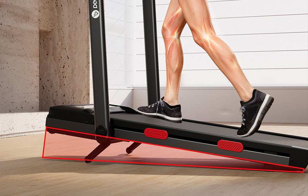 Close-up of legs running on a black treadmill with graphic highlighting of the cushioning zone